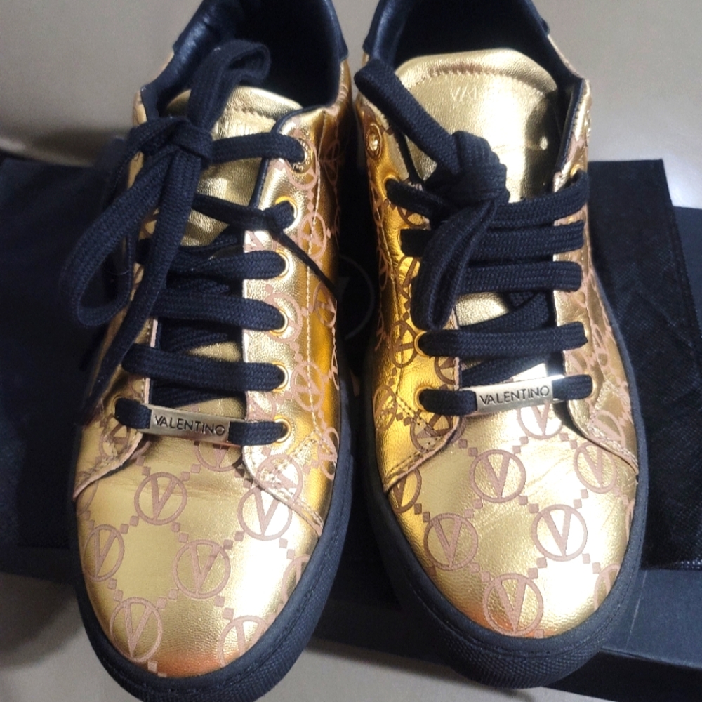 VALENTINO Beatrice gold shoes size 10